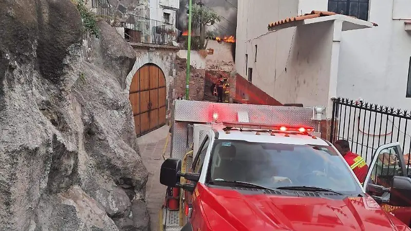 Fuego en vivienda en Zona Centro de Guanajuato capital moviliza a cuerpos de emergencia 3